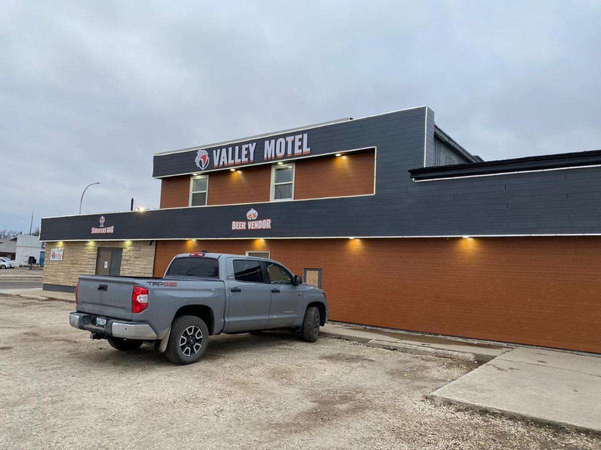 Minnedosa Valley Motor Lodge מראה חיצוני תמונה